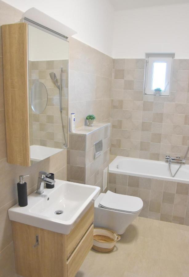 Voeroesko Apartmanhaz Balatonalmádi Extérieur photo